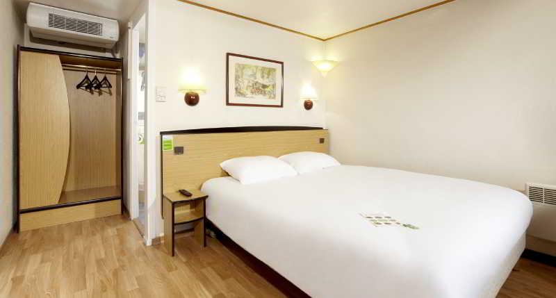 Campanile Nantes ~ Reze Aeroport Hotel Exterior photo